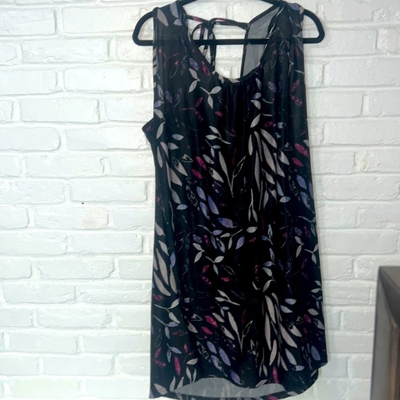 Plus Size Floral Tunic Dress 2X | Lily by Firmiana - Picture 2 of 8